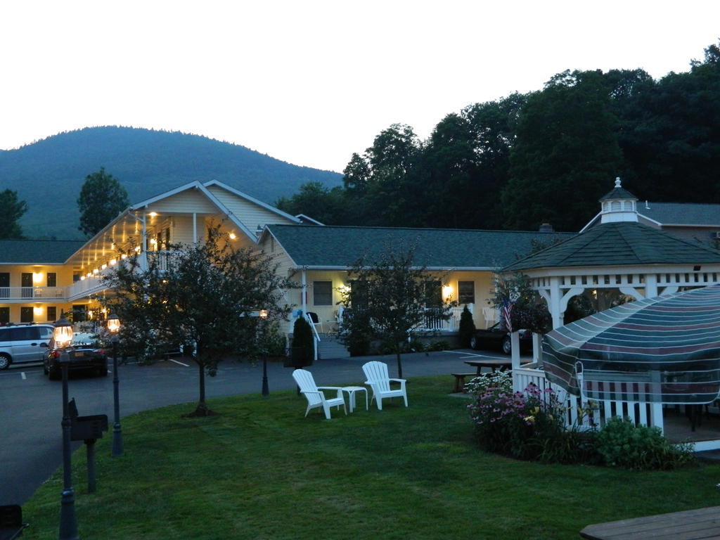 The Heritage Of Lake George Esterno foto