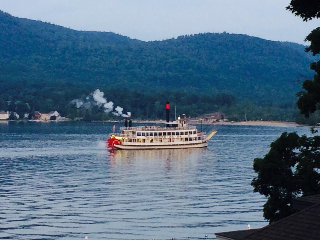 The Heritage Of Lake George Esterno foto